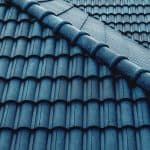 Farba na dach – jaki preparat wybrać i jak samodzielnie pomalować dach?
