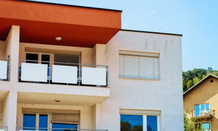 Markiza balkonowa praktycznym i estetycznym rozwiązaniem